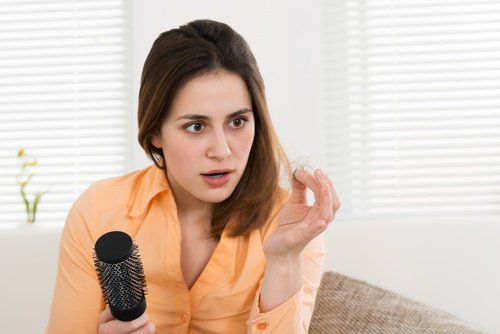 vitamin deficiency causes hair loss